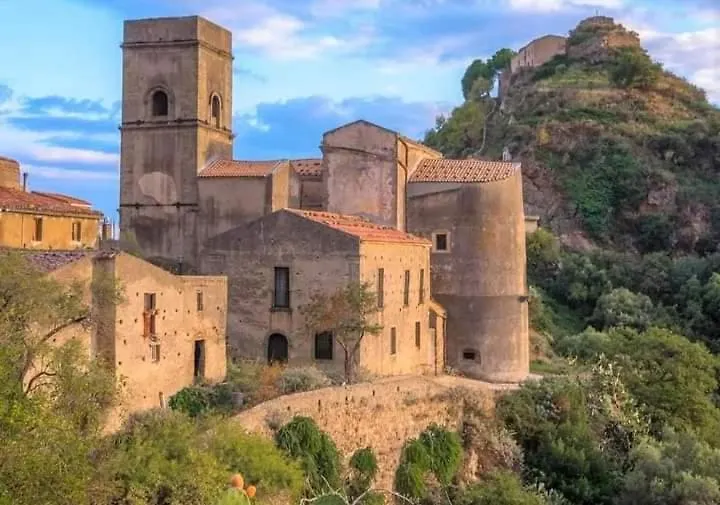 Savoca Loft S. Antonio Apartment Italy